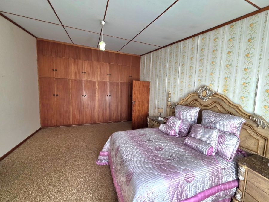 5 Bedroom Property for Sale in Jordania Free State